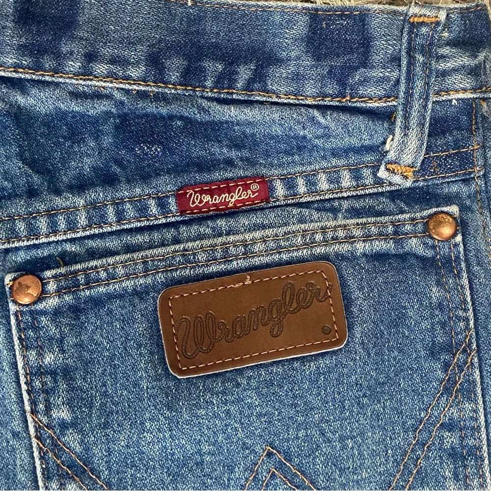 Wrangler Distressed Blue Denim Jean Shorts - Picture 5 of 10